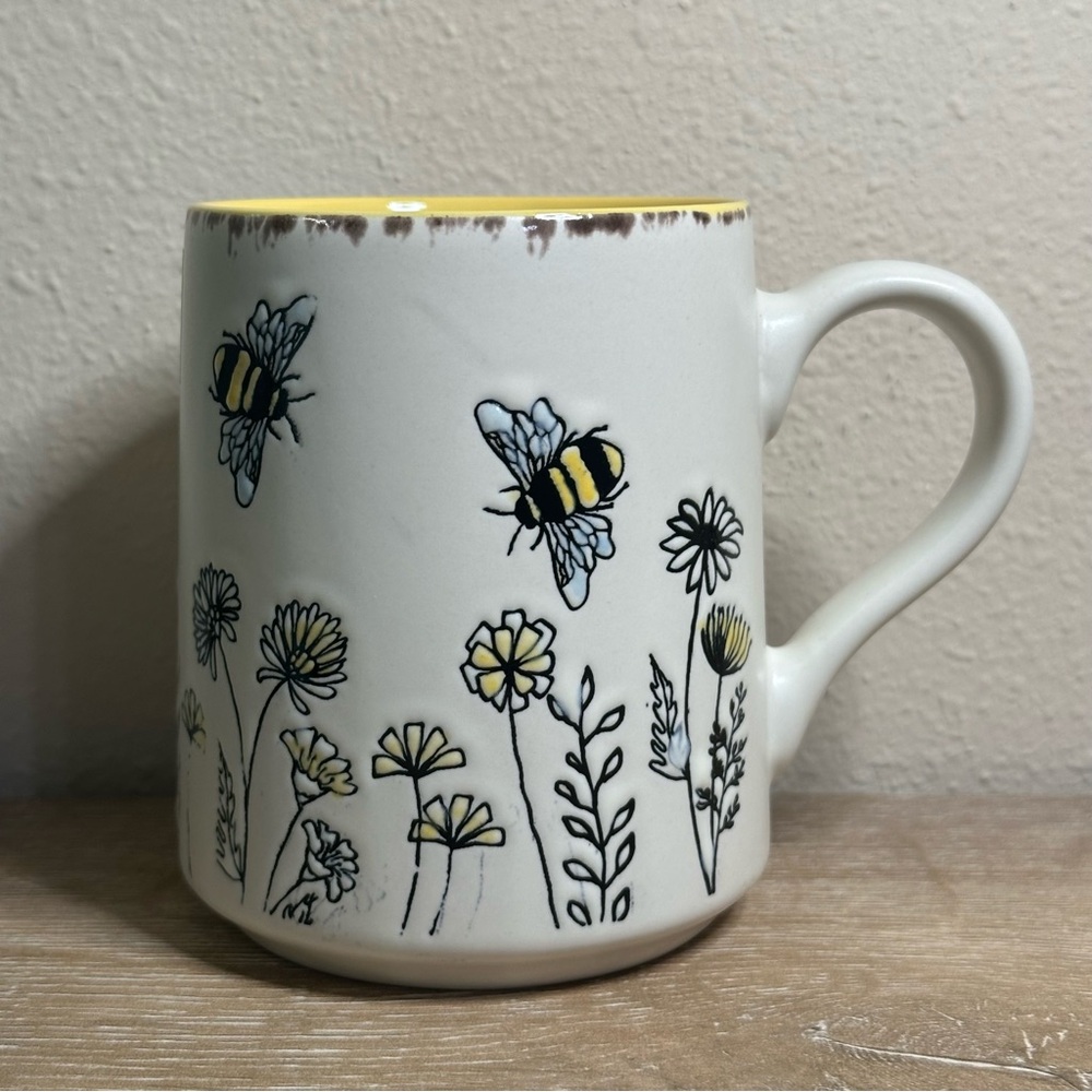 Spectrum Coffee Mug Bumble Bees Garden And Wildflowers 16 oz. New